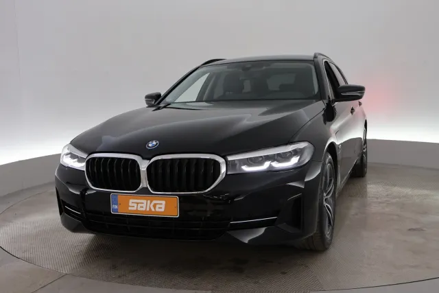 Musta Farmari, BMW 530 – VAR-84432