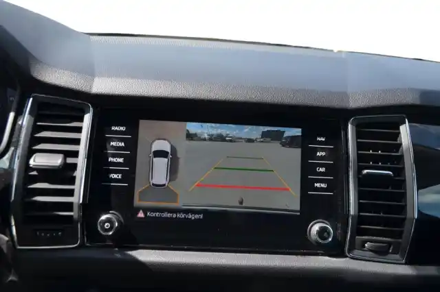 Punainen Maastoauto, Skoda Kodiaq – VAR-84461