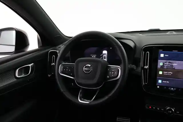 Valkoinen Maastoauto, Volvo XC40 – VAR-84542