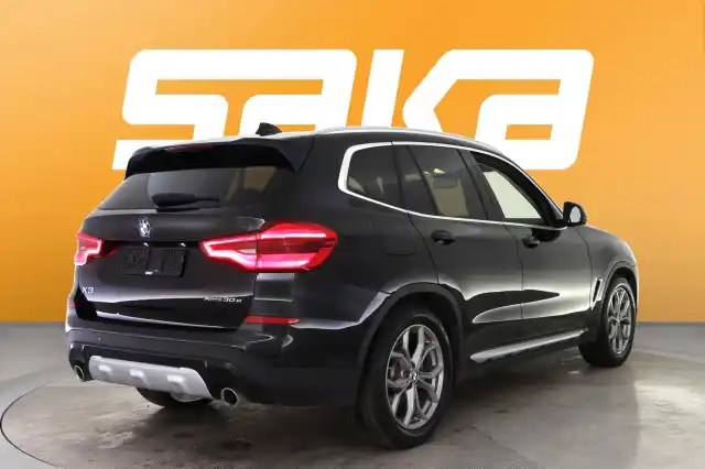 Musta Maastoauto, BMW X3 – VAR-84555