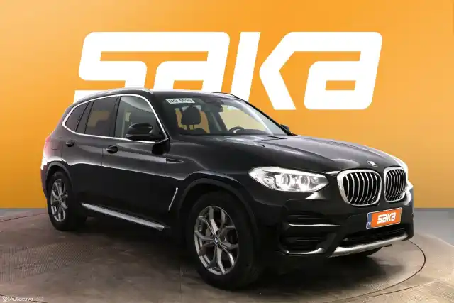 Musta Maastoauto, BMW X3 – VAR-84555