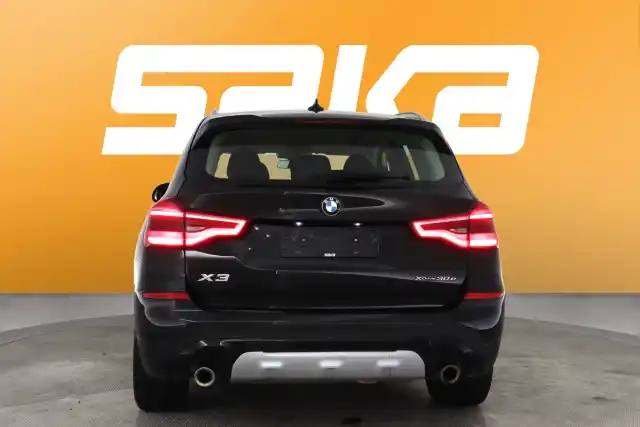 Musta Maastoauto, BMW X3 – VAR-84704