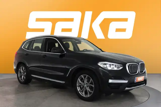 Musta Maastoauto, BMW X3 – VAR-84704