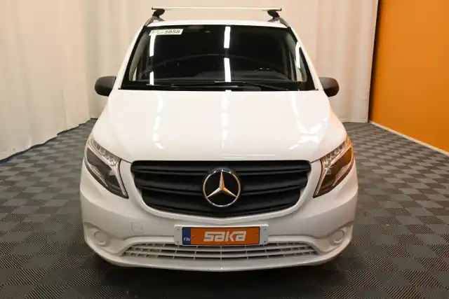 Valkoinen Pakettiauto, Mercedes-Benz Vito – VAR-84735