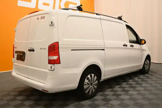 Valkoinen Pakettiauto, Mercedes-Benz Vito – VAR-84735