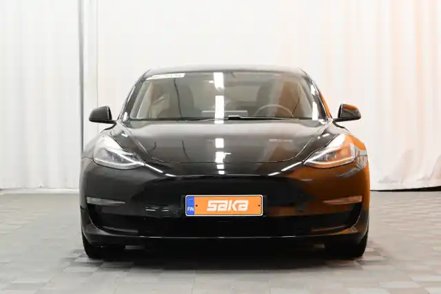 Musta Sedan, Tesla Model 3 – VAR-85244