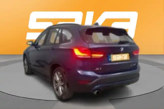 Sininen Maastoauto, BMW X1 – VAR-85324