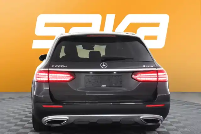 Musta Farmari, Mercedes-Benz E – VAR-85369