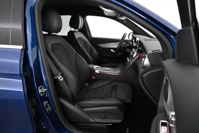 Sininen Maastoauto, Mercedes-Benz GLC – VAR-85517