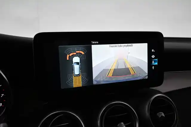 Sininen Maastoauto, Mercedes-Benz GLC – VAR-85517