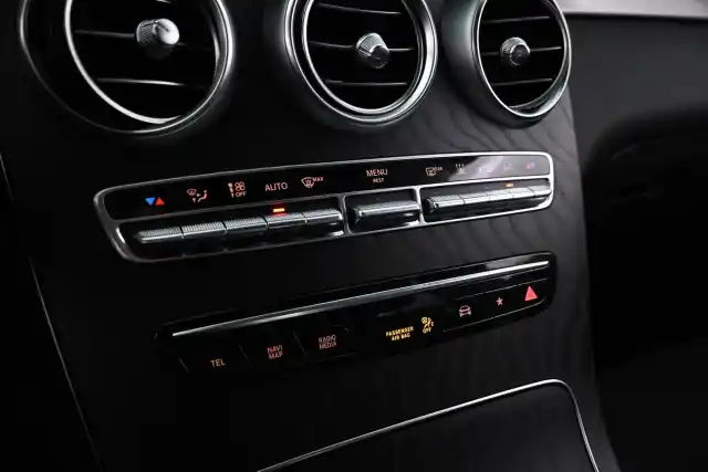 Sininen Maastoauto, Mercedes-Benz GLC – VAR-85517