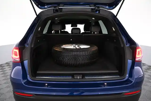 Sininen Maastoauto, Mercedes-Benz GLC – VAR-85517