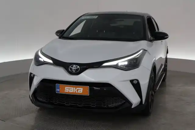 Valkoinen Maastoauto, Toyota C-HR – VAR-85662