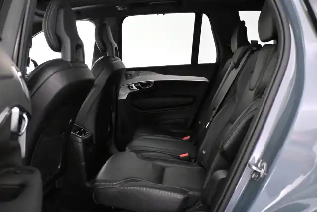 Harmaa Maastoauto, Volvo XC90 – VAR-85909