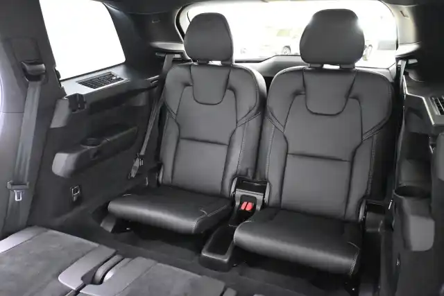 Harmaa Maastoauto, Volvo XC90 – VAR-85909