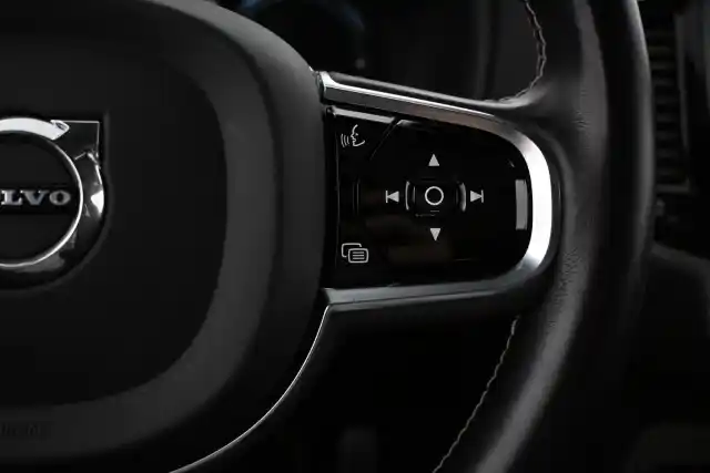 Harmaa Maastoauto, Volvo XC90 – VAR-85909