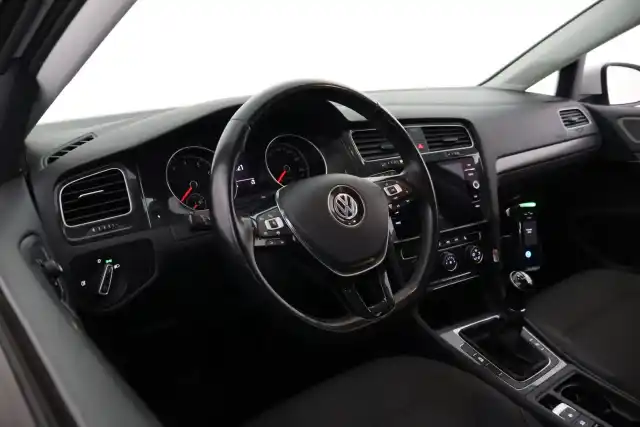 Valkoinen Farmari, Volkswagen Golf – VAR-86554