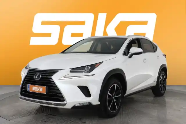 Valkoinen Maastoauto, Lexus NX – VAR-86873