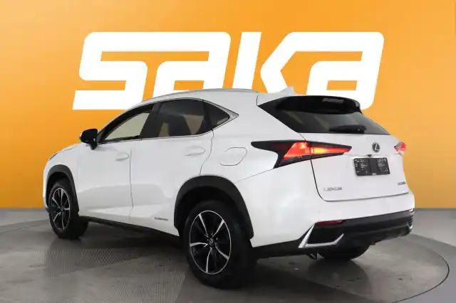 Valkoinen Maastoauto, Lexus NX – VAR-86873