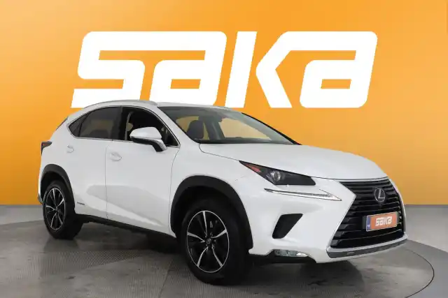 Valkoinen Maastoauto, Lexus NX – VAR-86873