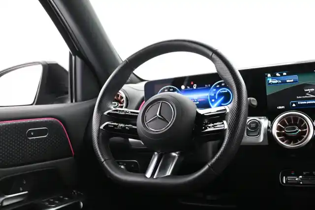 Sininen Maastoauto, Mercedes-Benz EQB – VAR-87005