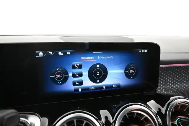 Sininen Maastoauto, Mercedes-Benz EQB – VAR-87005