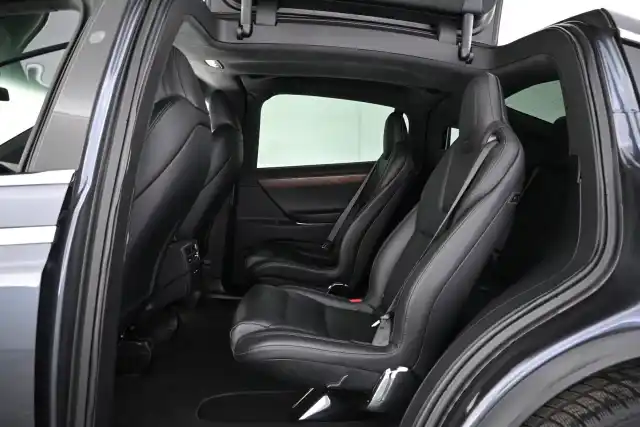 Harmaa Maastoauto, Tesla Model X – VAR-87042