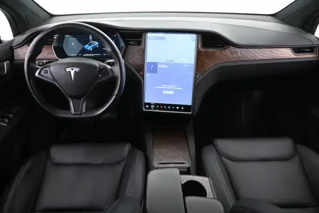 Harmaa Maastoauto, Tesla Model X – VAR-87042