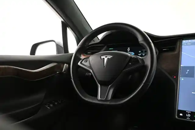 Harmaa Maastoauto, Tesla Model X – VAR-87042