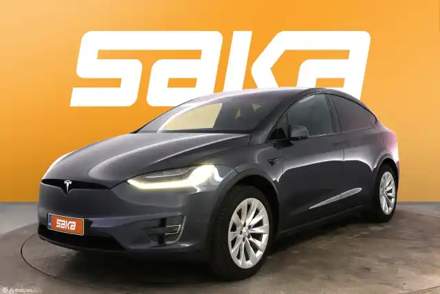 Harmaa Maastoauto, Tesla Model X – VAR-87042