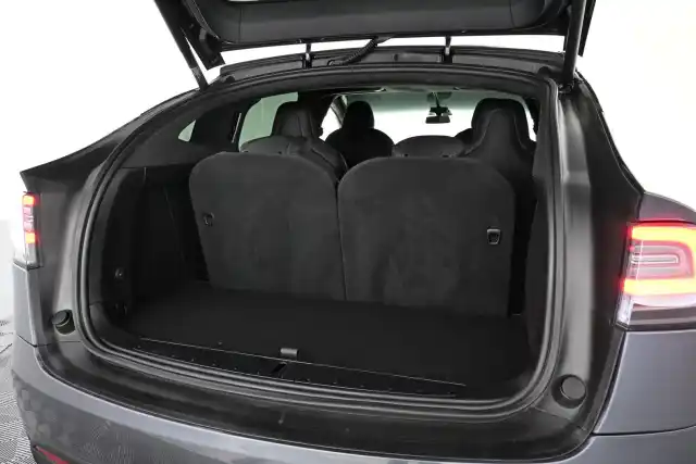 Harmaa Maastoauto, Tesla Model X – VAR-87042