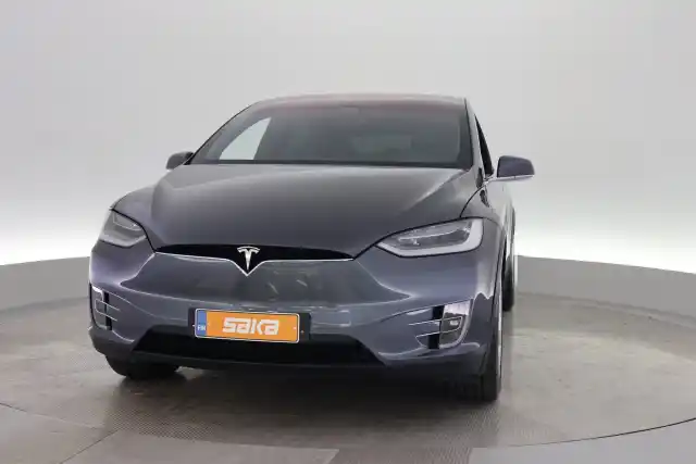 Harmaa Maastoauto, Tesla Model X – VAR-87376