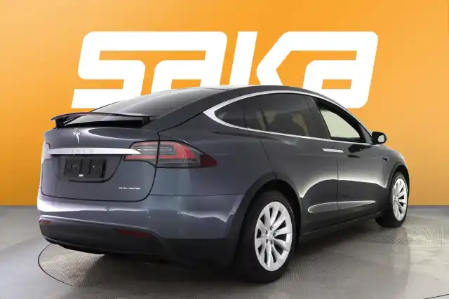 Harmaa Maastoauto, Tesla Model X – VAR-87376