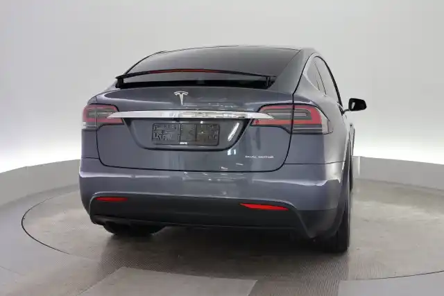 Harmaa Maastoauto, Tesla Model X – VAR-87376