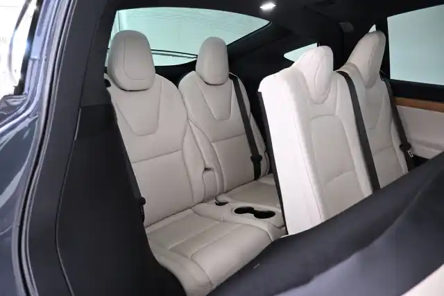 Harmaa Maastoauto, Tesla Model X – VAR-87408