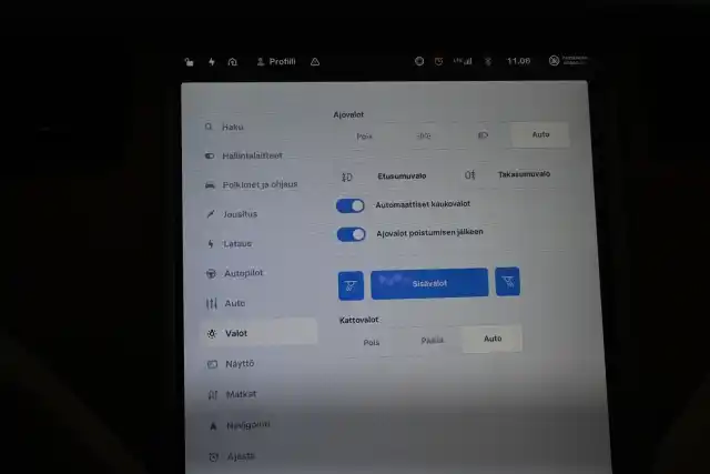 Harmaa Maastoauto, Tesla Model X – VAR-87408