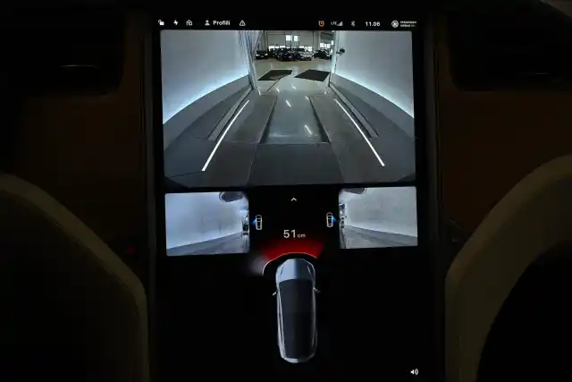 Harmaa Maastoauto, Tesla Model X – VAR-87408