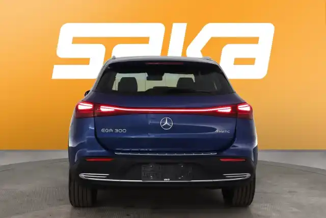 Sininen Maastoauto, Mercedes-Benz EQA – VAR-87456