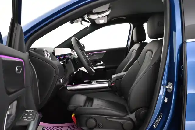 Sininen Maastoauto, Mercedes-Benz EQA – VAR-87456