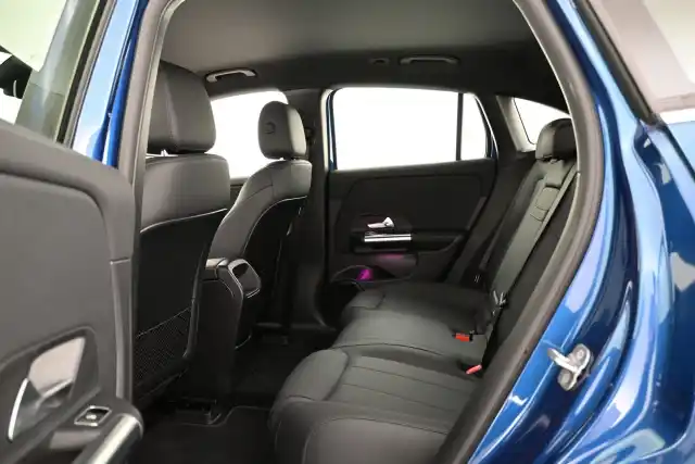 Sininen Maastoauto, Mercedes-Benz EQA – VAR-87456