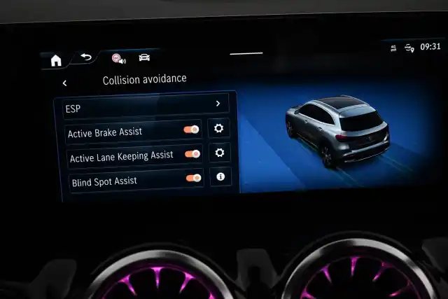 Sininen Maastoauto, Mercedes-Benz EQA – VAR-87456