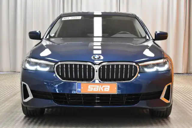 Sininen Sedan, BMW 530 – VAR-87955
