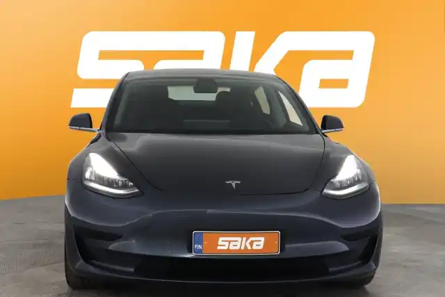Harmaa Sedan, Tesla Model 3 – VAR-88417