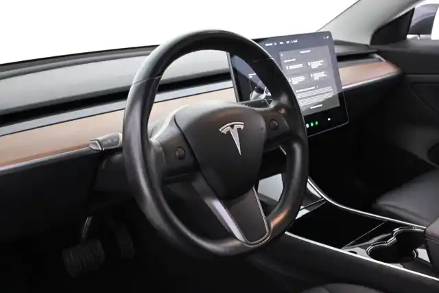 Harmaa Sedan, Tesla Model 3 – VAR-88417
