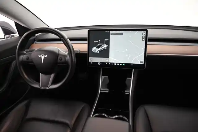 Harmaa Sedan, Tesla Model 3 – VAR-88417