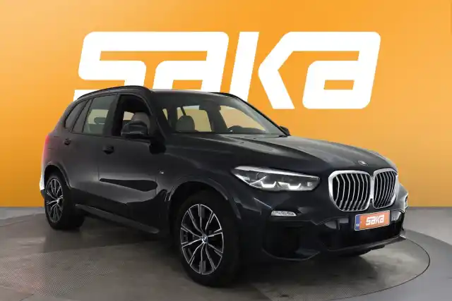 Musta Maastoauto, BMW X5 – VAR-88428