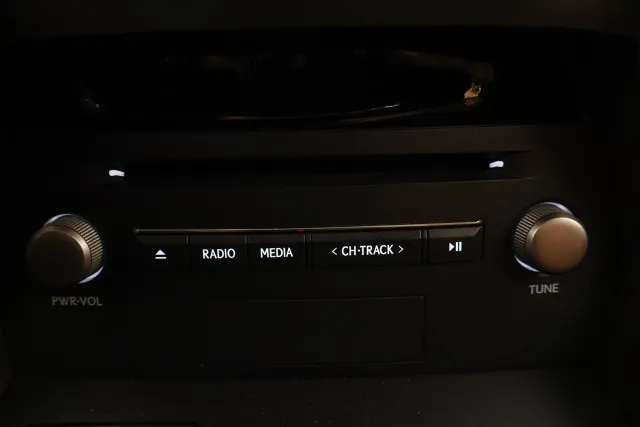 Musta Maastoauto, Lexus NX – VAR-88599