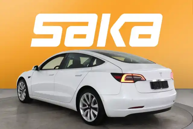 Valkoinen Sedan, Tesla Model 3 – VAR-88759