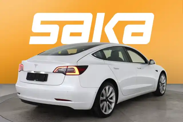 Valkoinen Sedan, Tesla Model 3 – VAR-88759