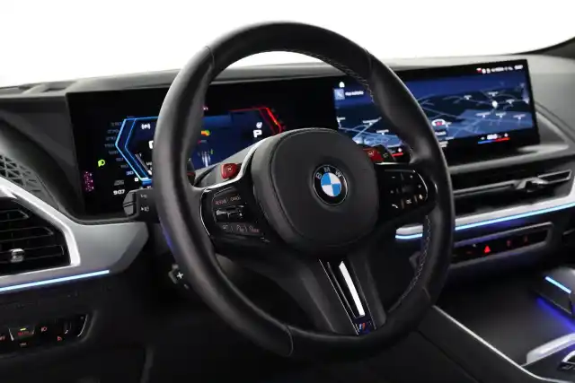 Musta Maastoauto, BMW XM – VAR-89027